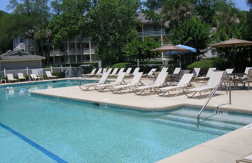 Folly Field Villa | ~Sum & Fall Discounts! 5 Min Walk to Beach! 2025 Updates, Clean, Comfy, Secure!