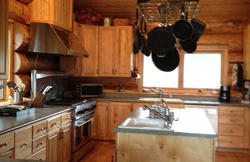 West Yellowstone House | Summer '26 Available! 4700 sq ft log home on 5 acres overlooking Hebgen Lake.