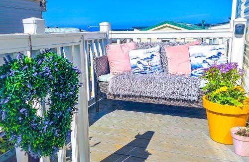 Perranporth Resort | Summer Breeze