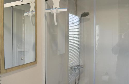 Knaresborough House | Summer Breeze - Uk37642
