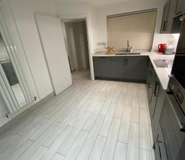Hale House | Summer budget double room