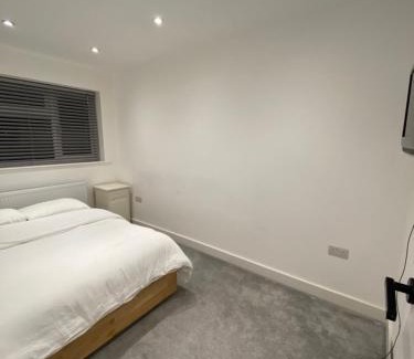 Hale House | Summer budget double room