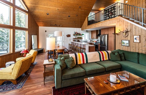Cle Elum Ski Chalet | Summer camp is here at Cle Elum Cabin! Featuring a private hot tub, shuffleboard, games galore, fully stocked kitchen and much more!