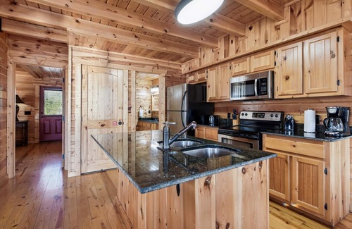 White Oak Lodge Cabin | Summer Fun, Adventure and Relaxation Time!