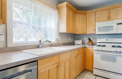 Hammondsport House | Summer Hideaway: Lovely Year Round Cottage with a California Flair