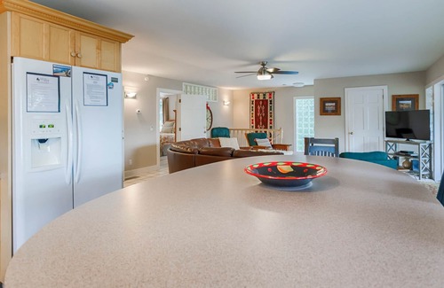 Hammondsport House | Summer Hideaway: Lovely Year Round Cottage with a California Flair