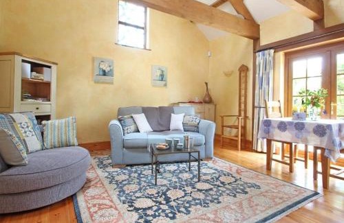 Mabe House | Summer House