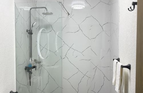 Dhiffushi Hotel | Summer Luna