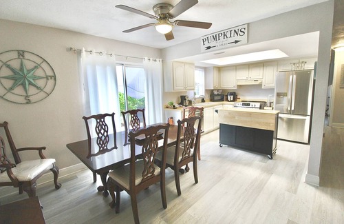 Tequesta House | Summer Pricing! Coastal Village Retreat in Tequesta Village of Jupiter