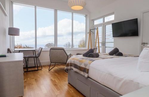 Llanbedrog House | Summer Room
