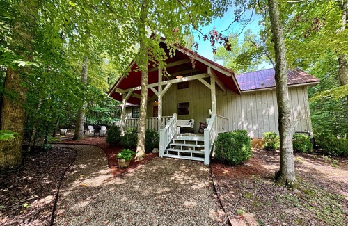 Wears Valley Cabin | Summer Wind 2 Bedroom Cabin by RedAwning