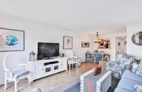 Crescent Beach House | Summerhouse 147