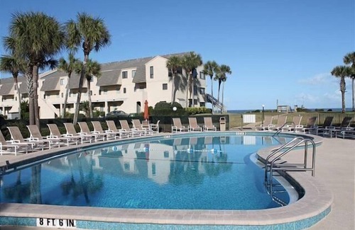 Crescent Beach Condo | Summerhouse 251 2 Bedroom Condo by RedAwning