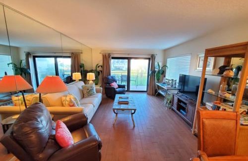 Crescent Beach House | Summerhouse 251