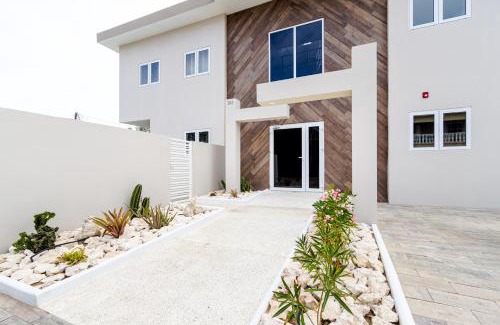 Opal Apartment | Summerside 4 Rooi Santo 10-A