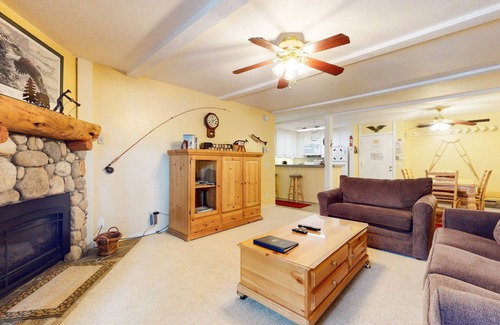 Mammoth Lakes Condo | Summit #3 1 Bedroom Condo
