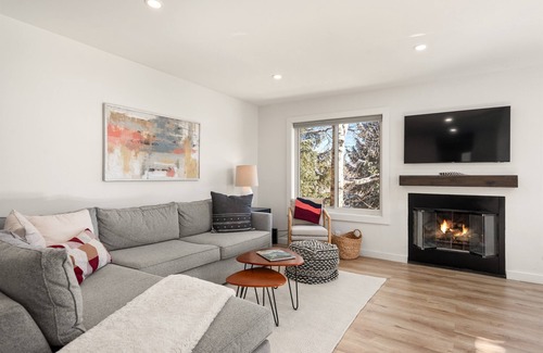 Snowmass Village Condo | Summit Ridge Retreat | Remodeled w/ Slope Views