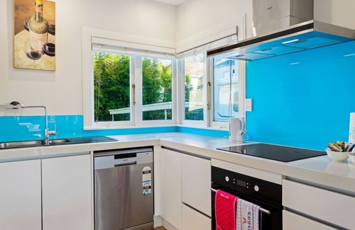 Mission Bay House | Sun Kissed Cottage with Patio and Parking
