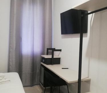 Rione XVIII Castro Pretorio House | Sun Moon