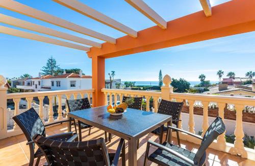 Velez-Malaga Villa | Sun, Relax, Climatized Pool & Steps to the Beach by Mellow