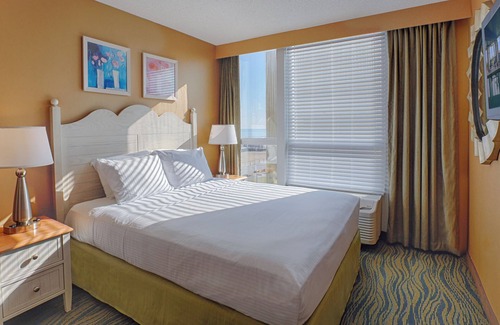 Northeast Virginia Beach Resort | Sun, Sand, and Surf! 2 Great Units with Full Kitchen, Oceanfront, Pool
