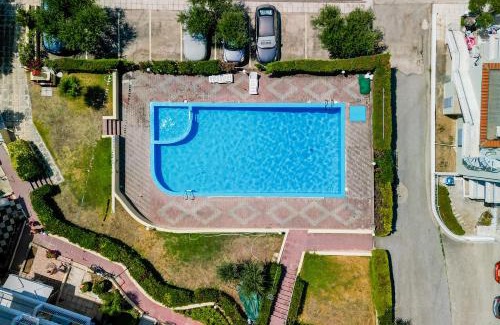 Gerakini Apartment | Sun, Sea & Space 100m to beach!