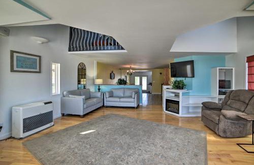 Old Orchard Beach House | Sun-Soaked Coastal Cottage with Deck and Walk to Beach