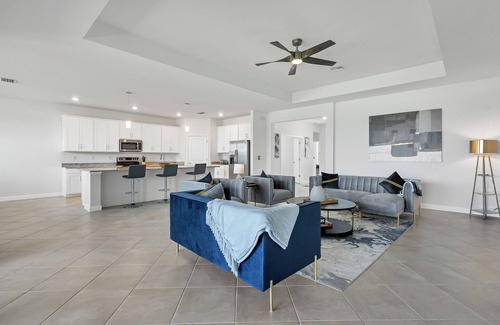 Gateway House | Sun soaked Zen Oasis with Salt Water Pool, Spa and Sunsets!