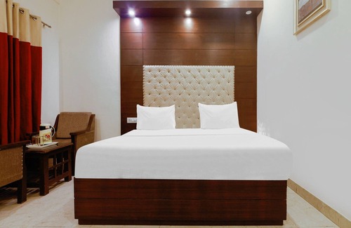 The Mall Road Hotel | Sun Village Resort By GRB