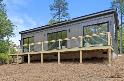 Young Harris House | Sunbeam Tiny Home Cozy Deck Fall Mountain Air