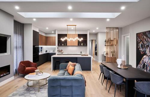 Limonite House | Sunbury Luxury - The Perfect Family Entertainer