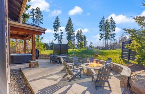 Cle Elum House | Suncadia 4 Bdrm Home with Private Hot Tub, Game room, Park view
