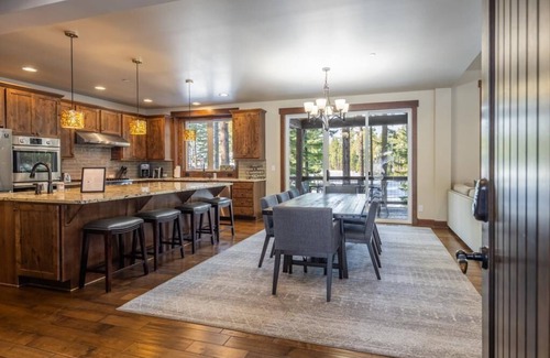 Cle Elum House | Suncadia 5 Bed Home Pool Table Golf View