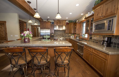Cle Elum House | Suncadia Home, Sleeps 12, 3Baths, Hot Tub, Bikes, Fire Pit, Pets ok, Open to all