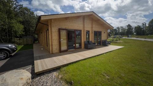 Morpeth Cabin | Sundance Lodge, Fantastic New Cabin with Hot Tub - Sleeps 6 - Largest In Felmoor Park
