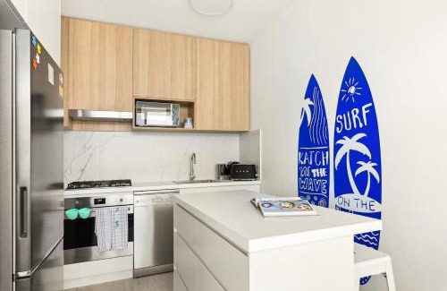 Bondi Apartment | Sundeck Surfscape - Upbeat Beachside Living in Bondi