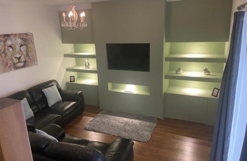 Sunderland House | Sunderland Self Catering 2 - Violet Cottage Free Parking