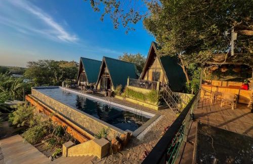Habarana Hotel | Sundown Lake Hotel & Spa