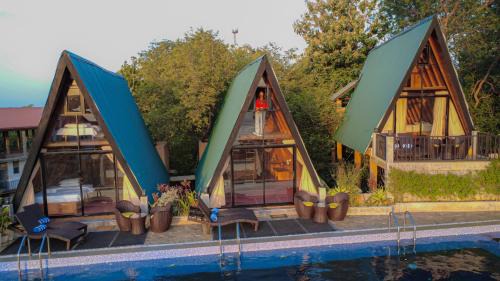 Habarana Hotel | Sundown Lake Hotel & Spa