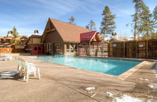 Four O'Clock Apartment | Sundowner T12 by Ski Country Resorts