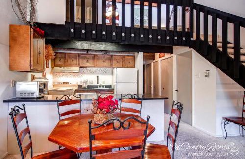 Four O'Clock Apartment | Sundowner T12 by Ski Country Resorts