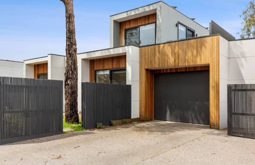 Barwon Heads House | Sundrenched Barwon Heads