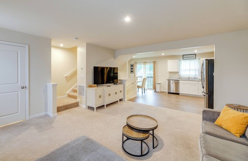 Milford House | Sunlit Milford Townhome < 2 Mi to Riverwalk!