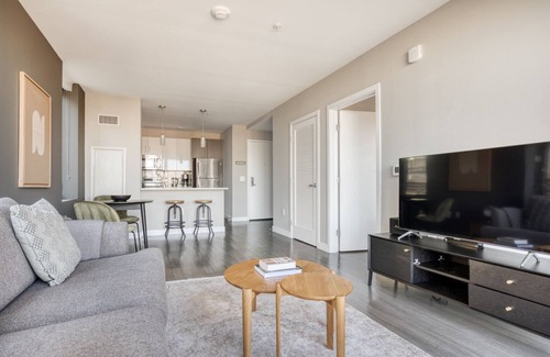 West End Apartment | Sunlit North Station 1BR w/W/D & Gym, nr TD Garden, by Blueground