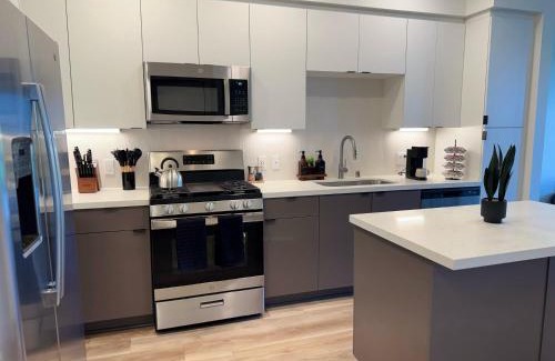 Lyon Street Apartment | Sunlit Retreat 10 Min from Disneyland With Pool & GYM