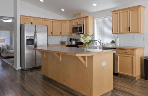 Moses Lake House | Sunlit Sage House - a peaceful retreat. 3 bed 2 bath bright & clean home