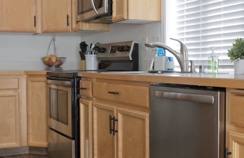 Moses Lake House | Sunlit Sage House - a peaceful retreat. 3 bed 2 bath bright & clean home