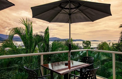 Airlie Beach Apartment | Sunlit Waters Studio Apartments