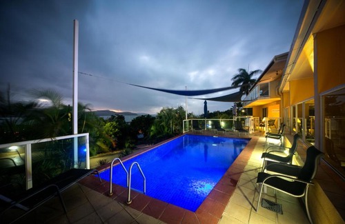 Airlie Beach Apartment | Sunlit Waters Studio Apartments