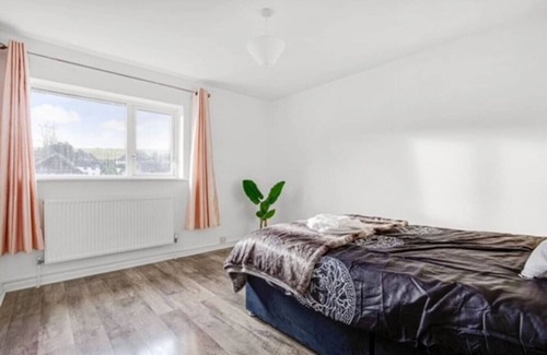 Brighton House | Sunny 3 Bedroom House in Vibrant Brighton